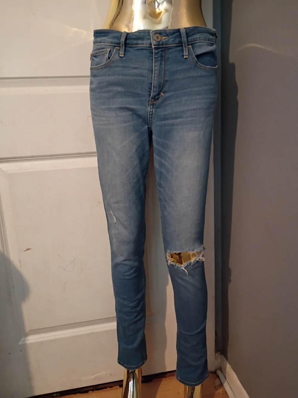 Light Blue Distressed Skinny Jeans - Unknown Brand